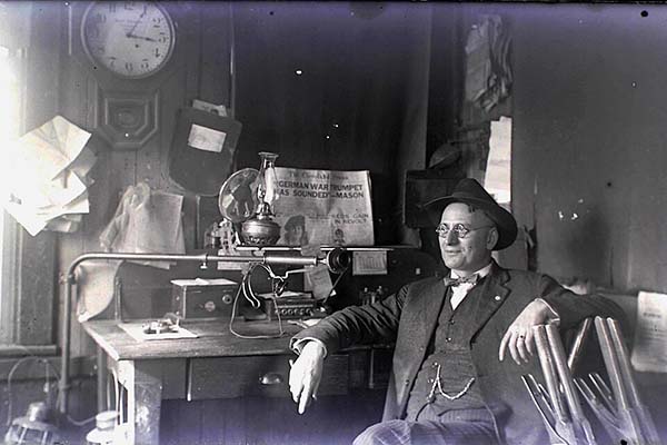 Telegrafist ved en morsestation under 1. verdenskrig